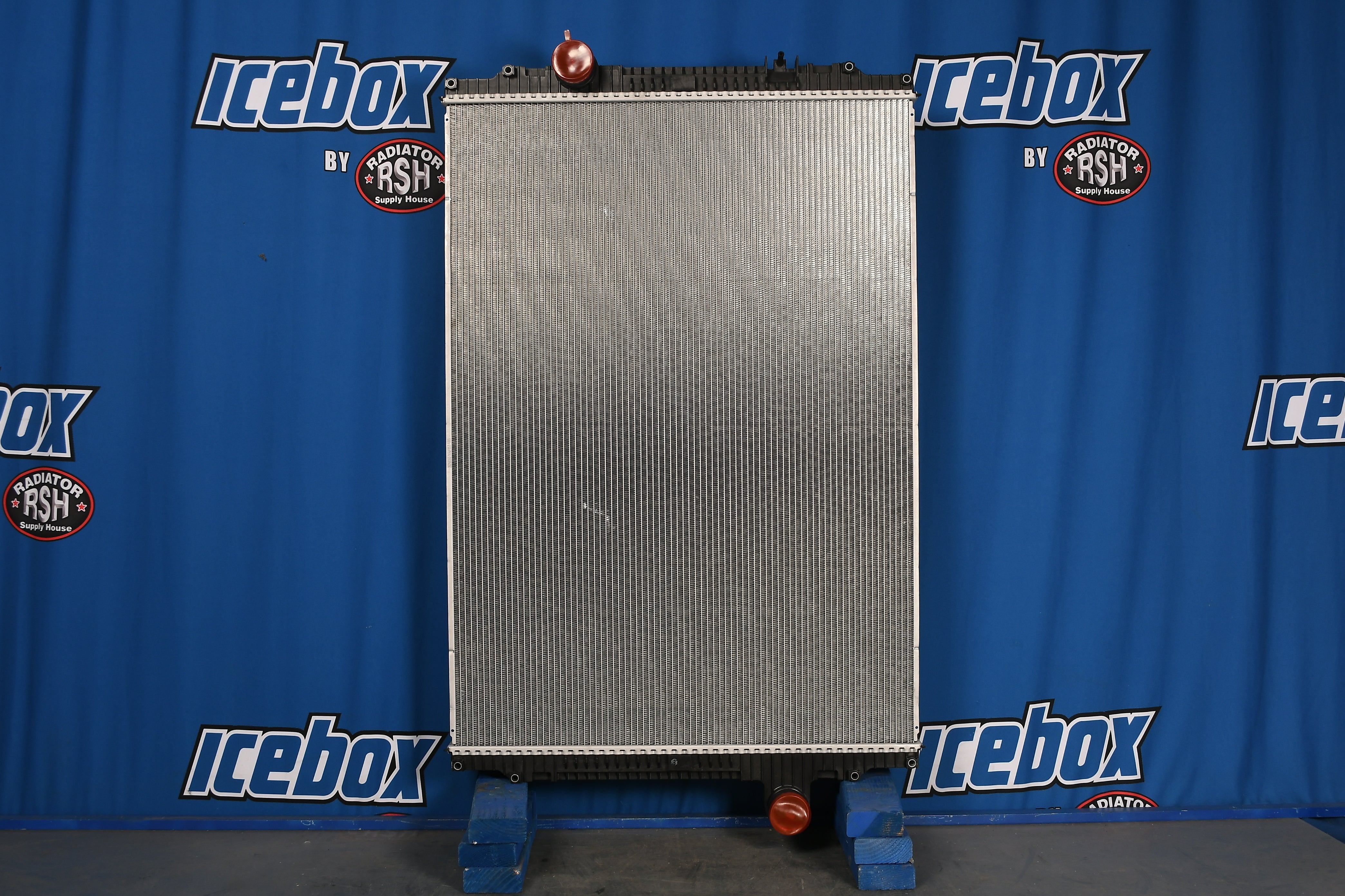 Kenworth T660 / W900 / W900B2 / T800H Radiator # 604075 – Radiator