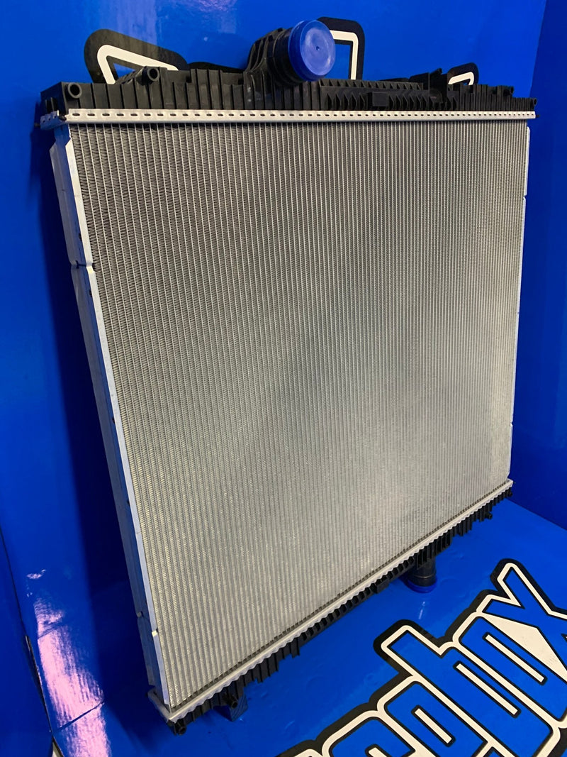 Load image into Gallery viewer, Peterbilt 386, 587EXHD, KW T2000 Radiator # 606057 - Radiator Supply House
