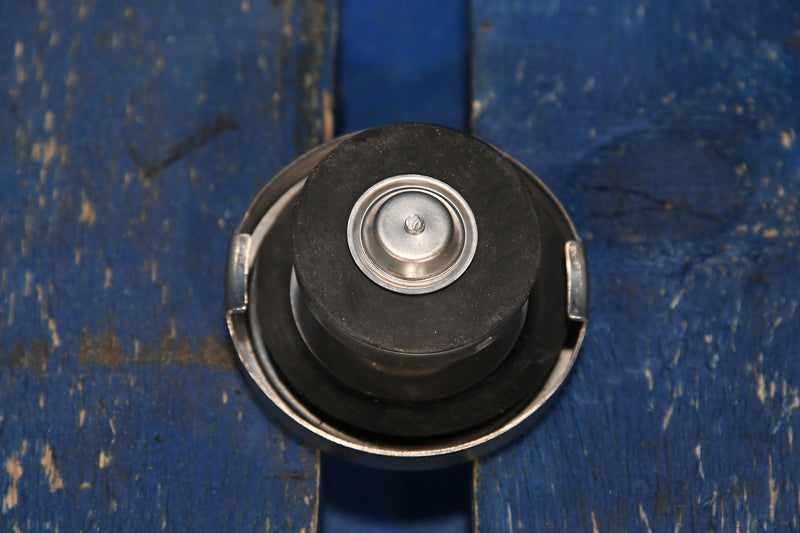 Load image into Gallery viewer, Universal Radiator Cap # 200002
