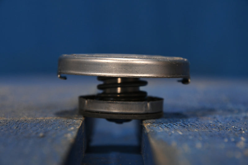 Load image into Gallery viewer, Universal Radiator Cap # 200003
