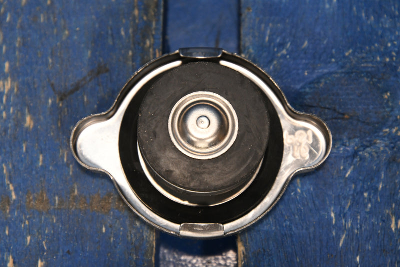 Load image into Gallery viewer, Universal Radiator Cap # 200004
