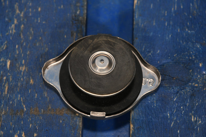 Load image into Gallery viewer, Universal Radiator Cap # 200006
