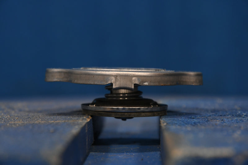 Load image into Gallery viewer, Universal Radiator Cap # 200006
