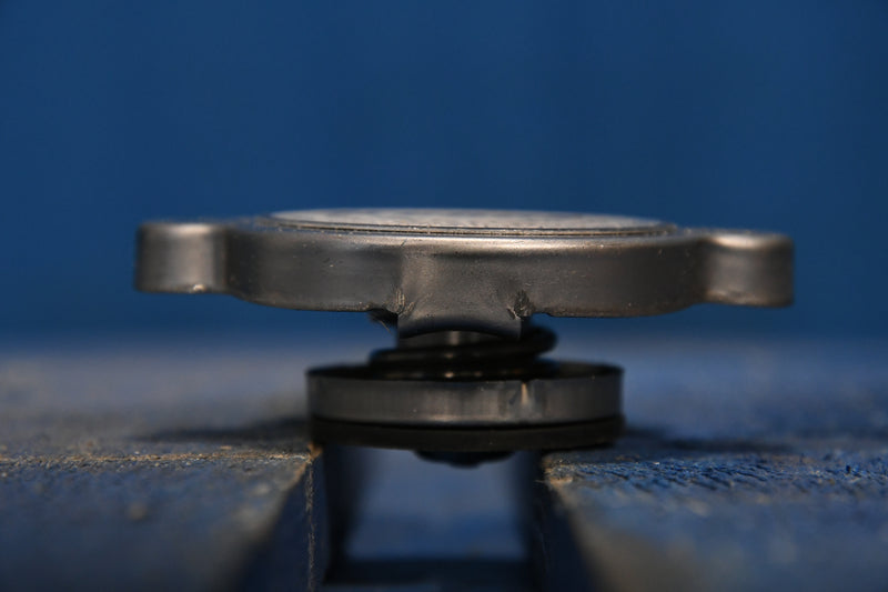 Load image into Gallery viewer, Universal Radiator Cap # 200007

