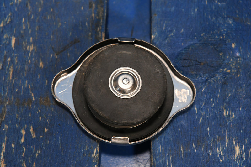 Load image into Gallery viewer, Universal Radiator Cap # 200007
