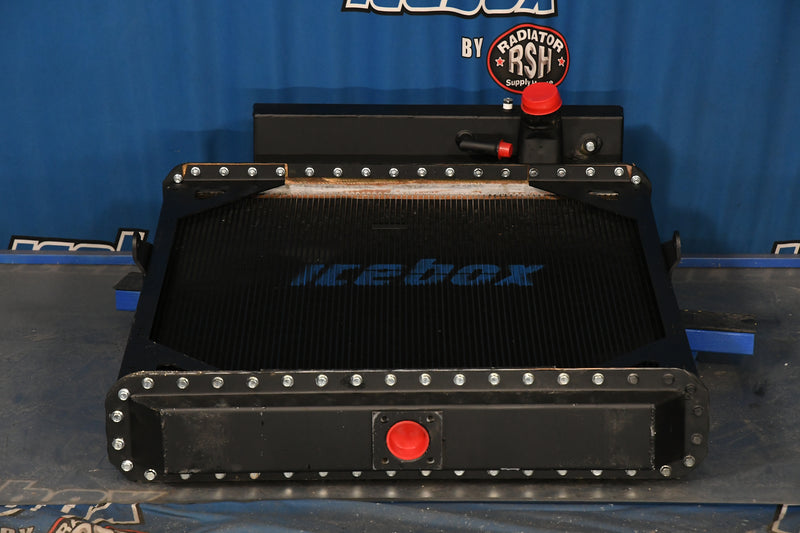 Load image into Gallery viewer, Freightliner Radiator # 601218
