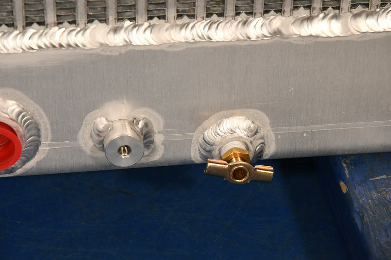 Load image into Gallery viewer, Freightliner Radiator # 601406

