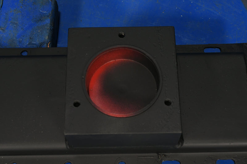 Load image into Gallery viewer, Freightliner Bottom Tank # 601511
