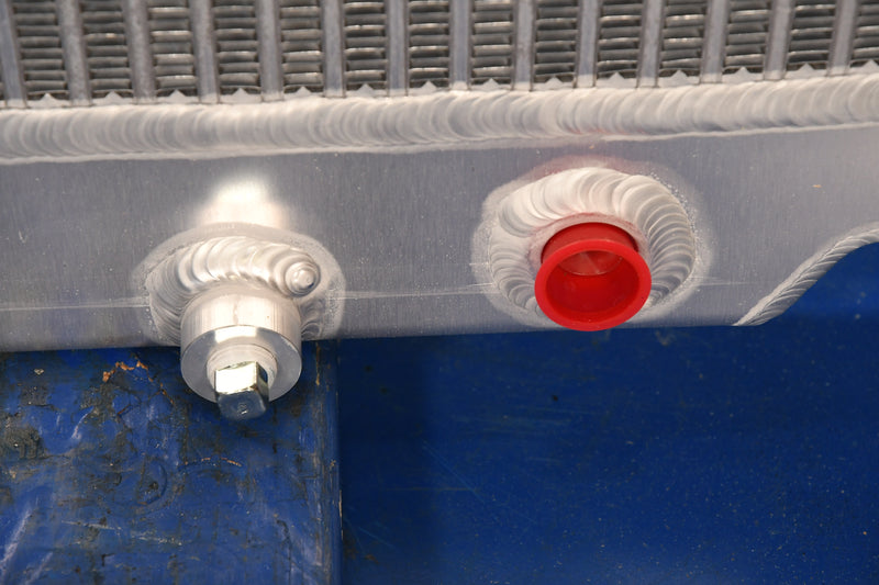 Load image into Gallery viewer, Freightliner Radiator # 601517
