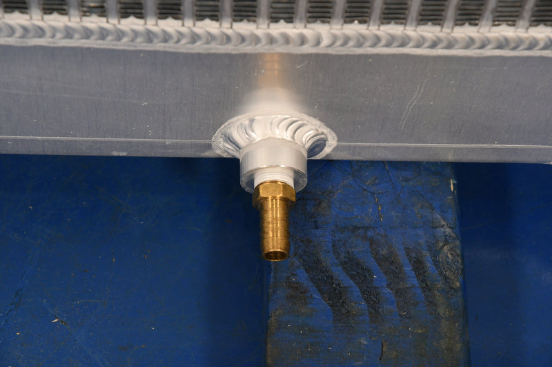 Load image into Gallery viewer, Freightliner Radiator # 601559
