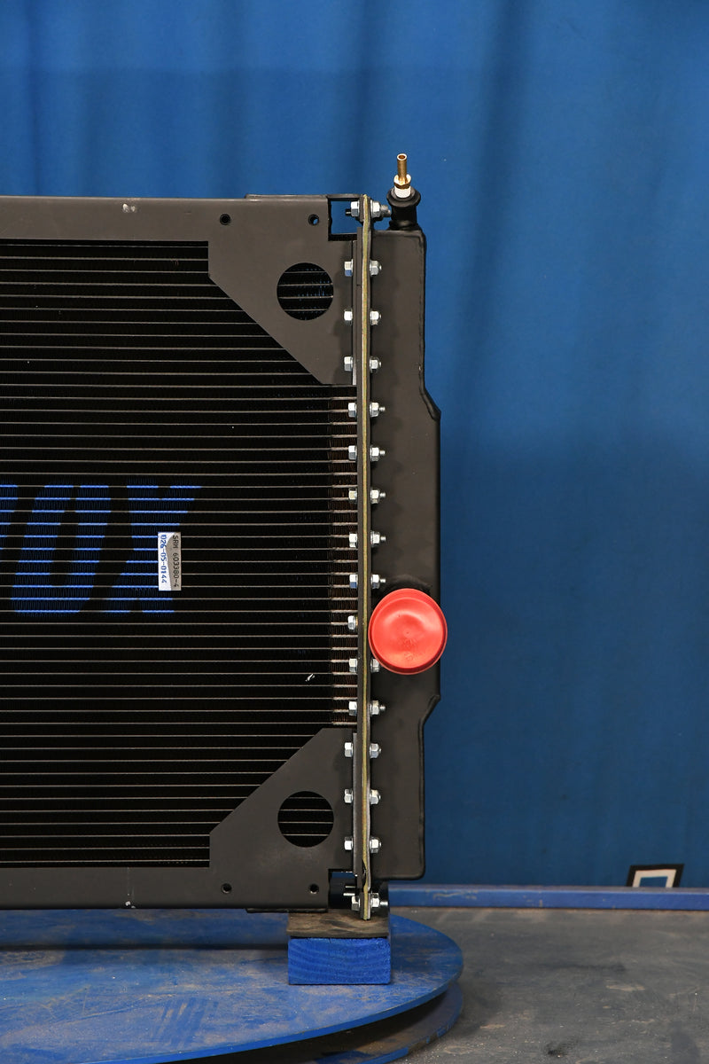 Load image into Gallery viewer, International Radiator # 603083
