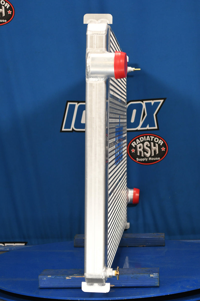 Load image into Gallery viewer, International , 2000, 2500, 2600, 5000, 5500 Radiator # 603116
