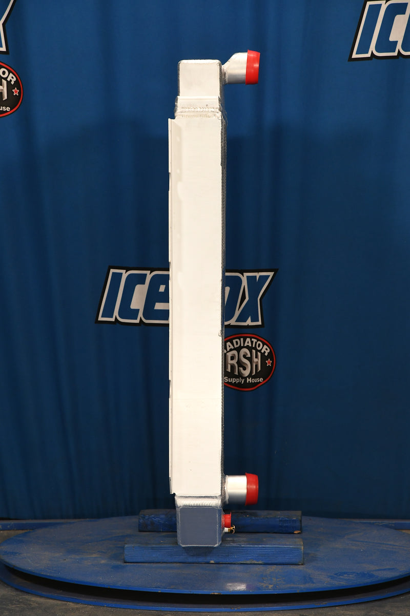 Load image into Gallery viewer, International 4900 Radiator # 603386
