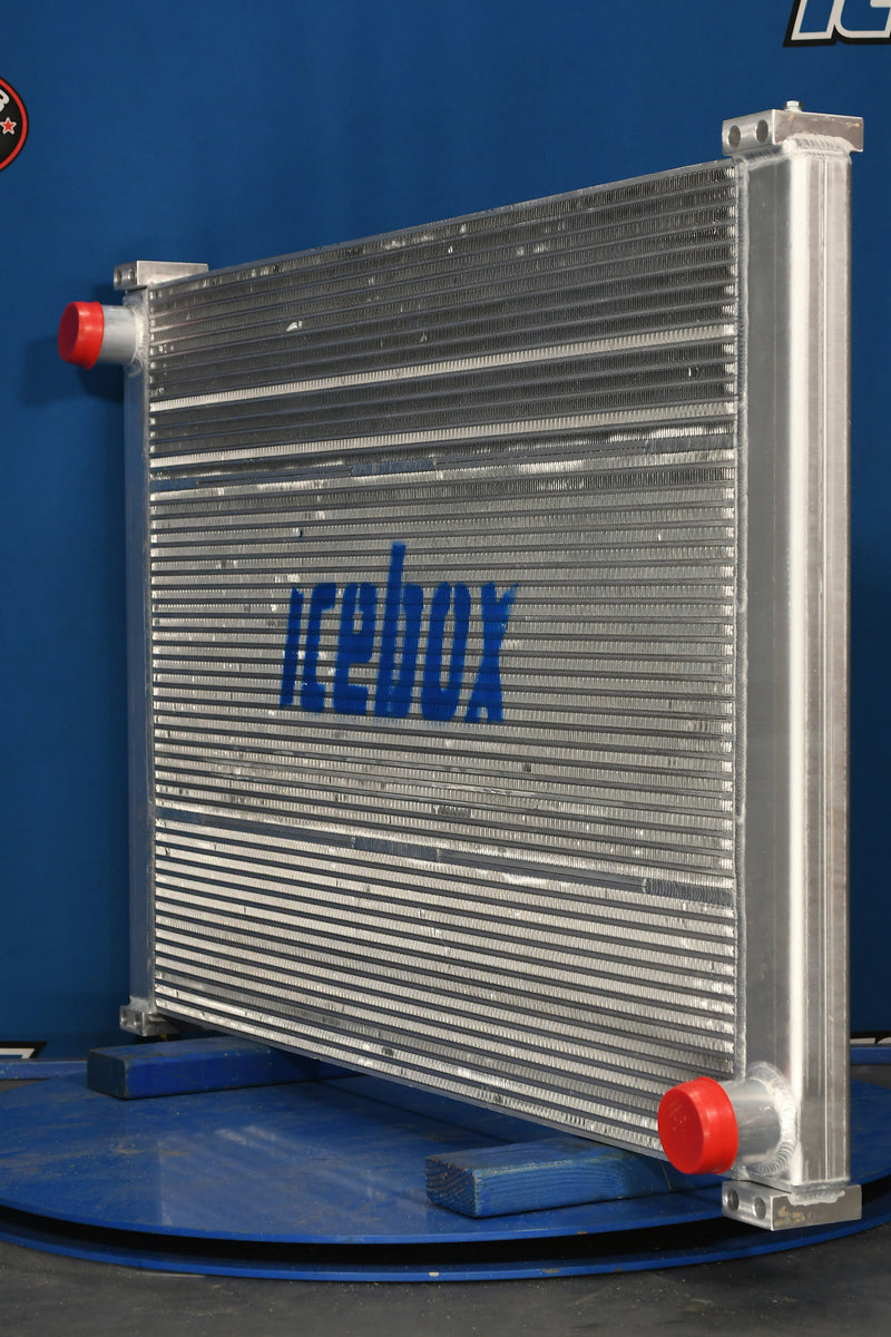 Load image into Gallery viewer, International / Navistar Radiator # 603955
