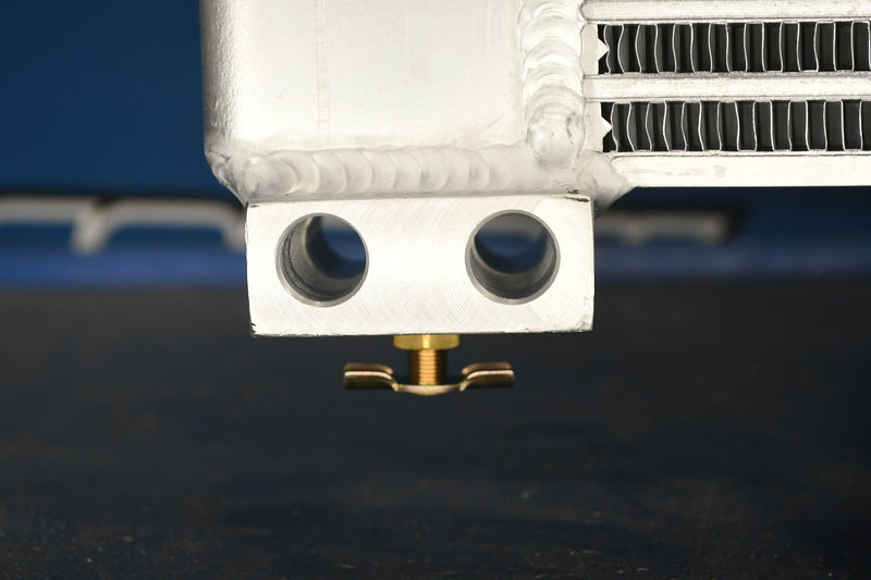 Load image into Gallery viewer, International / Navistar Radiator # 603955
