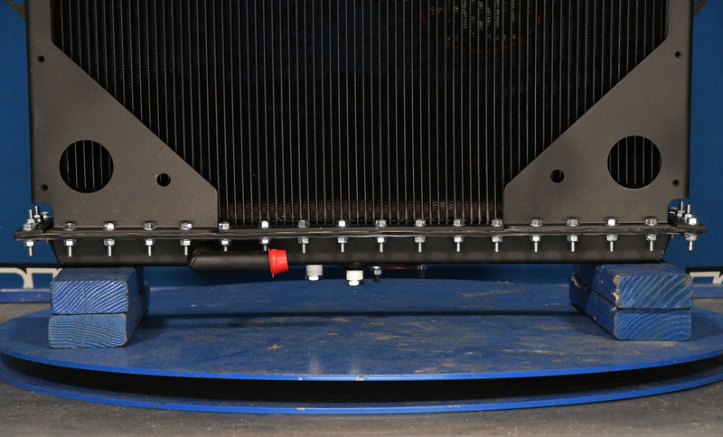 Load image into Gallery viewer, Kenworth T800, T600, W900 Radiator # 604026
