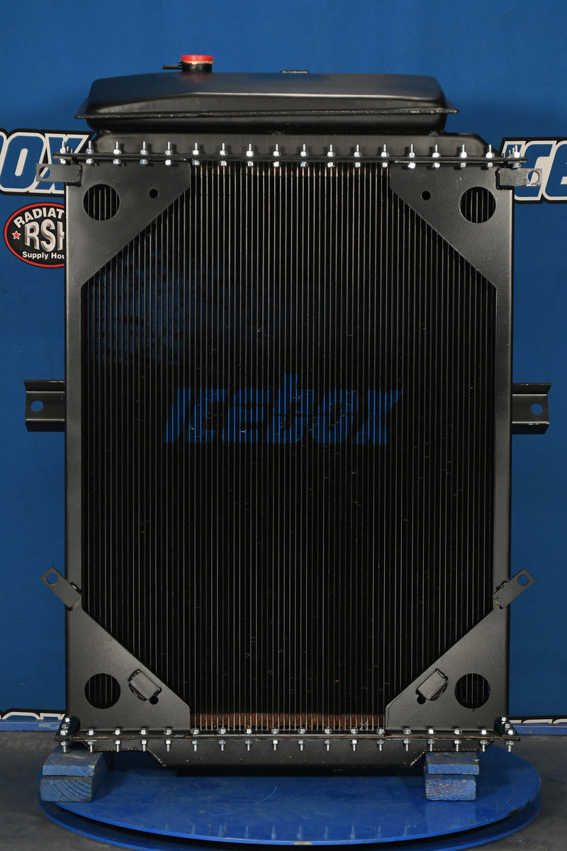 Load image into Gallery viewer, Kenworth T-600 / T-800 Radiator # 604086
