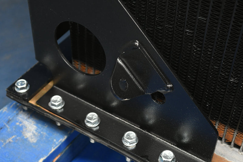 Load image into Gallery viewer, Kenworth T-600 / T-800 Radiator # 604086
