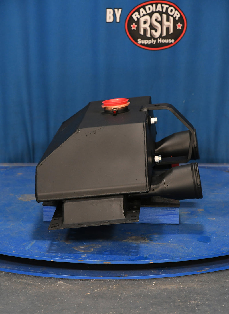 Load image into Gallery viewer, Kenworth T593 Top Tank # 604716
