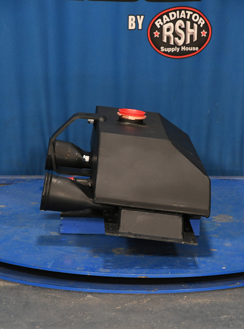 Load image into Gallery viewer, Kenworth T593 Top Tank # 604716
