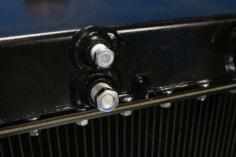Load image into Gallery viewer, Mack Radiator # 605000
