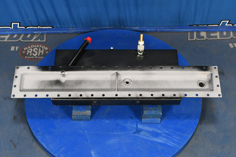 Load image into Gallery viewer, Peterbilt Top Tank # 606286
