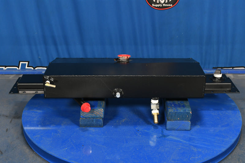 Load image into Gallery viewer, Peterbilt Top Tank # 606286
