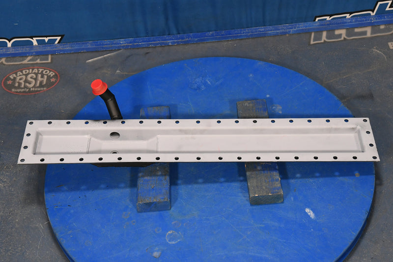 Load image into Gallery viewer, Peterbilt Bottom Tank # 606298
