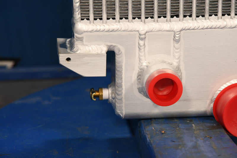 Load image into Gallery viewer, Freightliner Radiator # 740025

