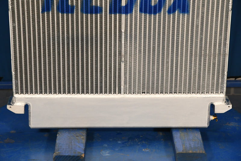 Load image into Gallery viewer, Freightliner Radiator # 740025
