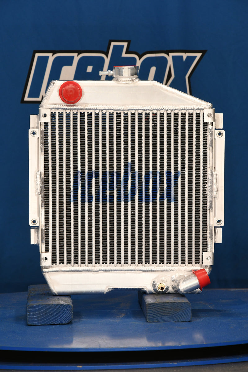 Load image into Gallery viewer, Case 265 Radiator # 845106
