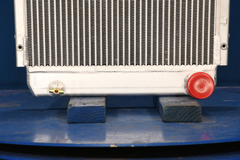 Load image into Gallery viewer, John Deere 970 Radiator # 870019
