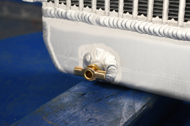 Load image into Gallery viewer, John Deere 970 Radiator # 870019
