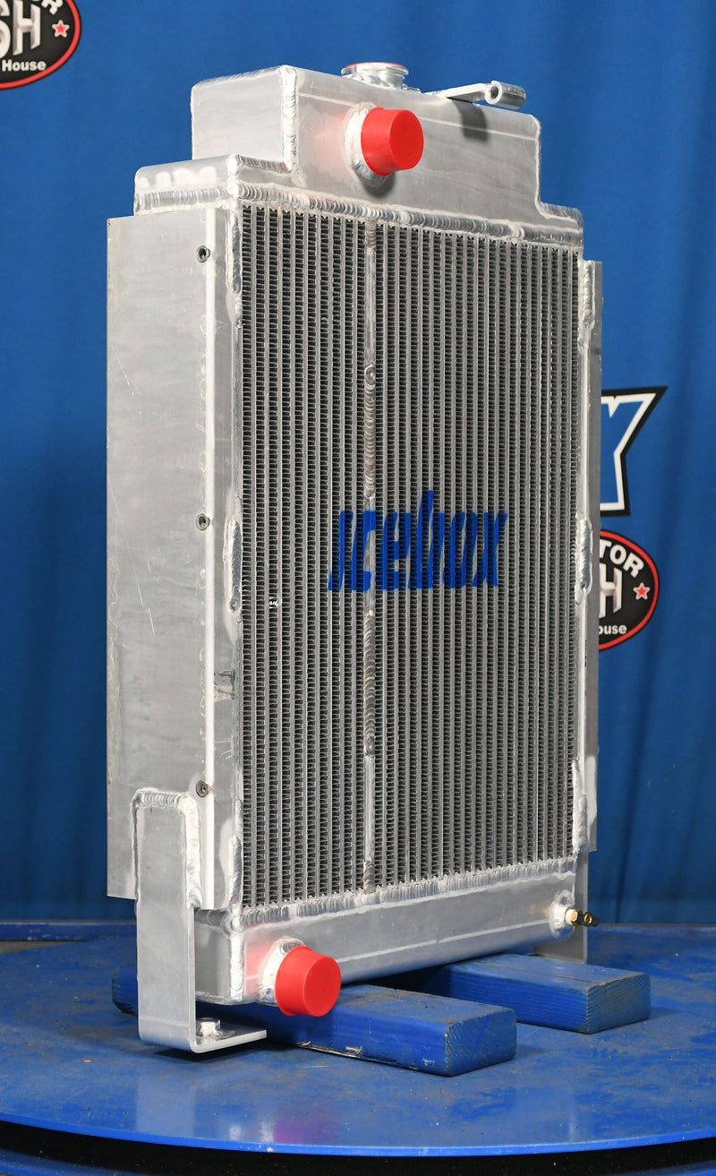 Load image into Gallery viewer, John Deere 550G Radiator # 870127
