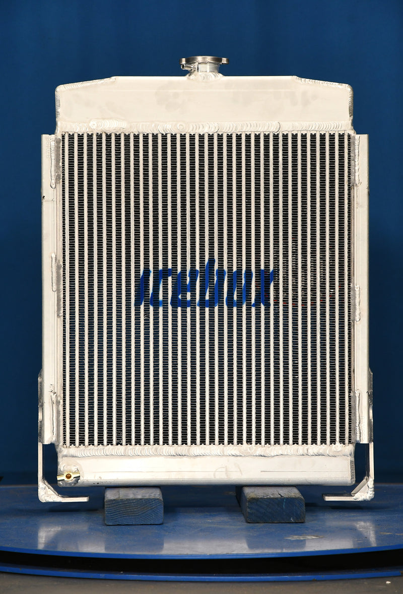 Load image into Gallery viewer, John Deere 350 Radiator # 870188

