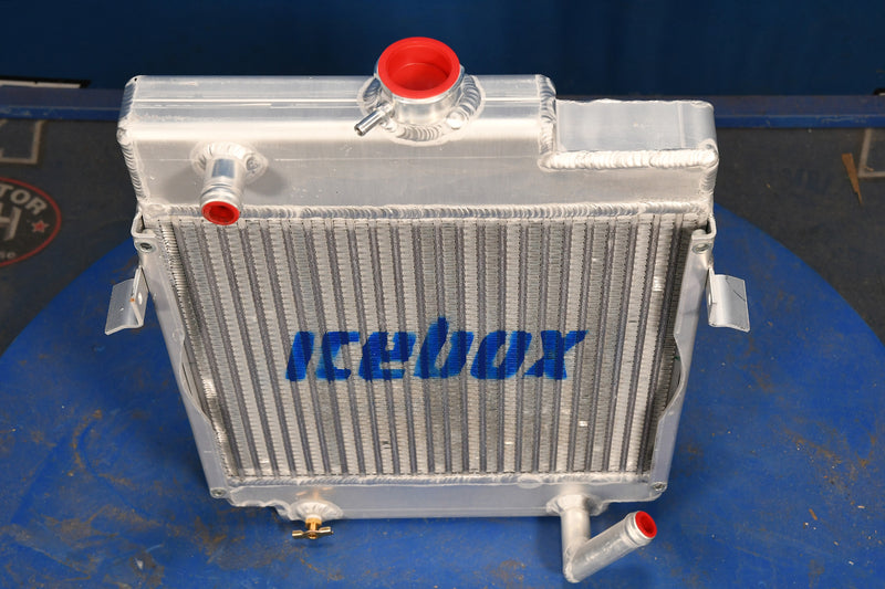 Load image into Gallery viewer, John Deere 955 Radiator # 871160
