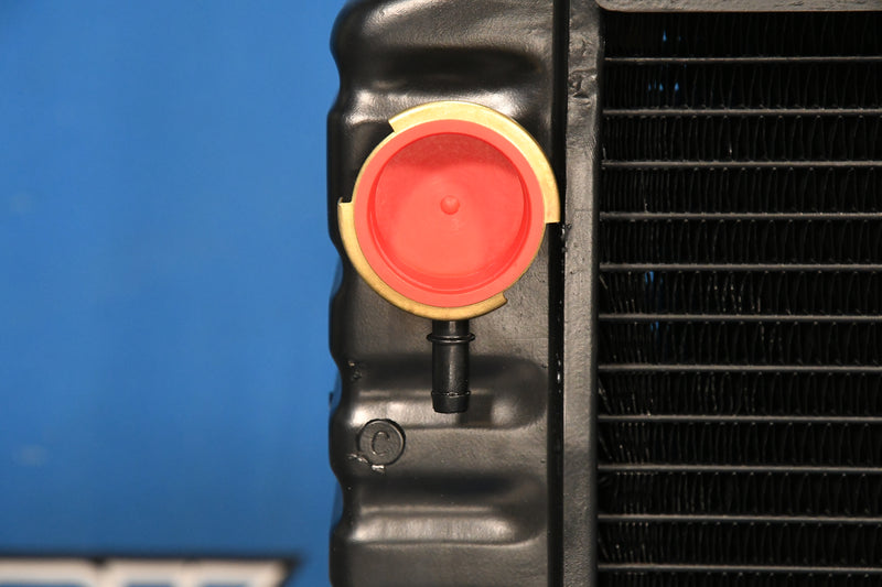 Load image into Gallery viewer, Bobcat 751 Radiator # 890031
