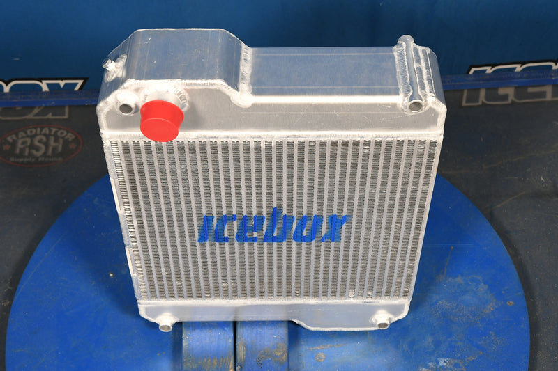 Load image into Gallery viewer, New Holland Tractor Radiator # 910018
