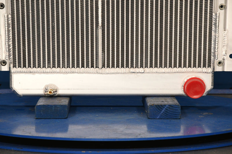 Load image into Gallery viewer, Kobelco 180, 150 Radiator # 927507
