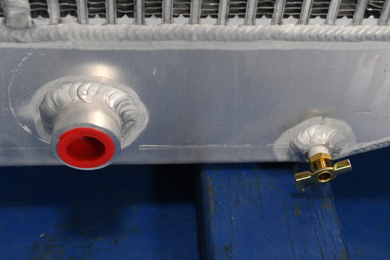 Load image into Gallery viewer, Komatsu WA480-1, WA150-1 Radiator # 930060
