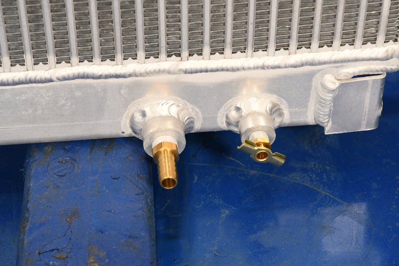 Load image into Gallery viewer, Komatsu PC200 Radiator # 930099
