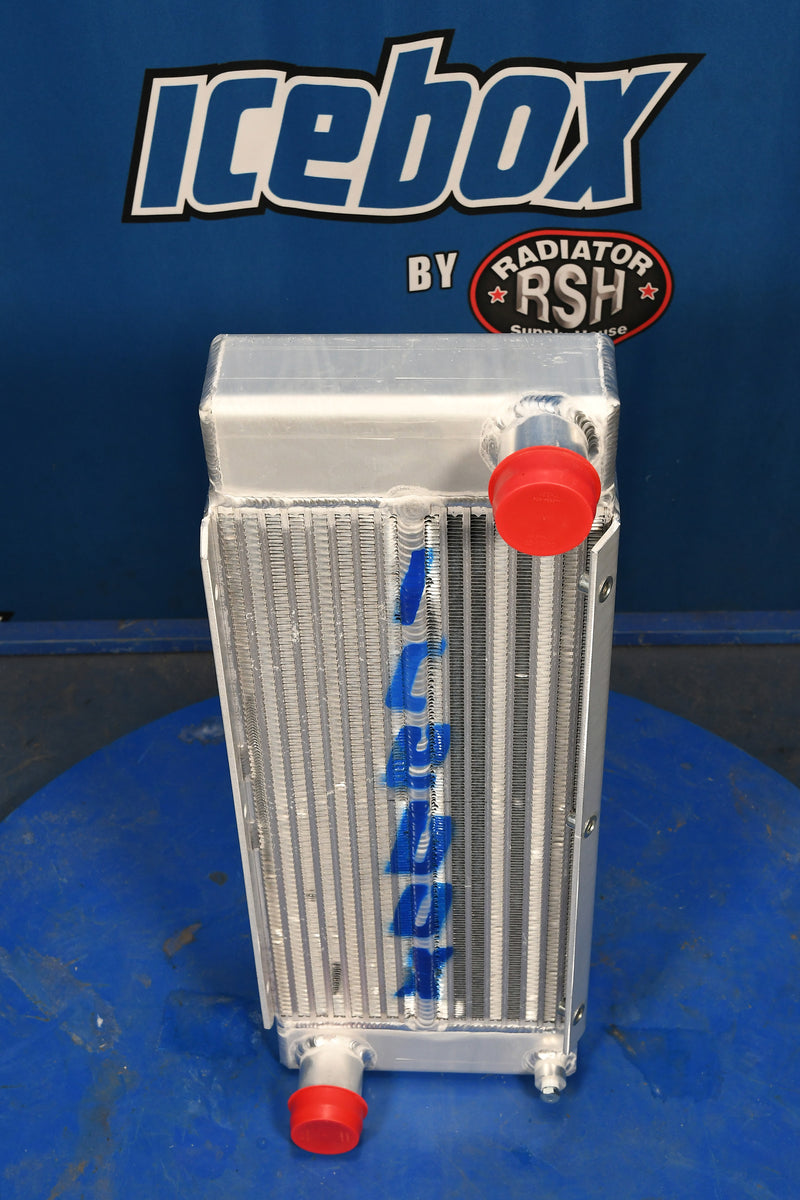 Load image into Gallery viewer, Bowman Z7900 Radiator # 950492

