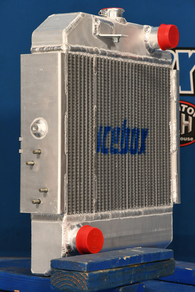 Load image into Gallery viewer, Massey Ferguson 461 Radiator # 960019
