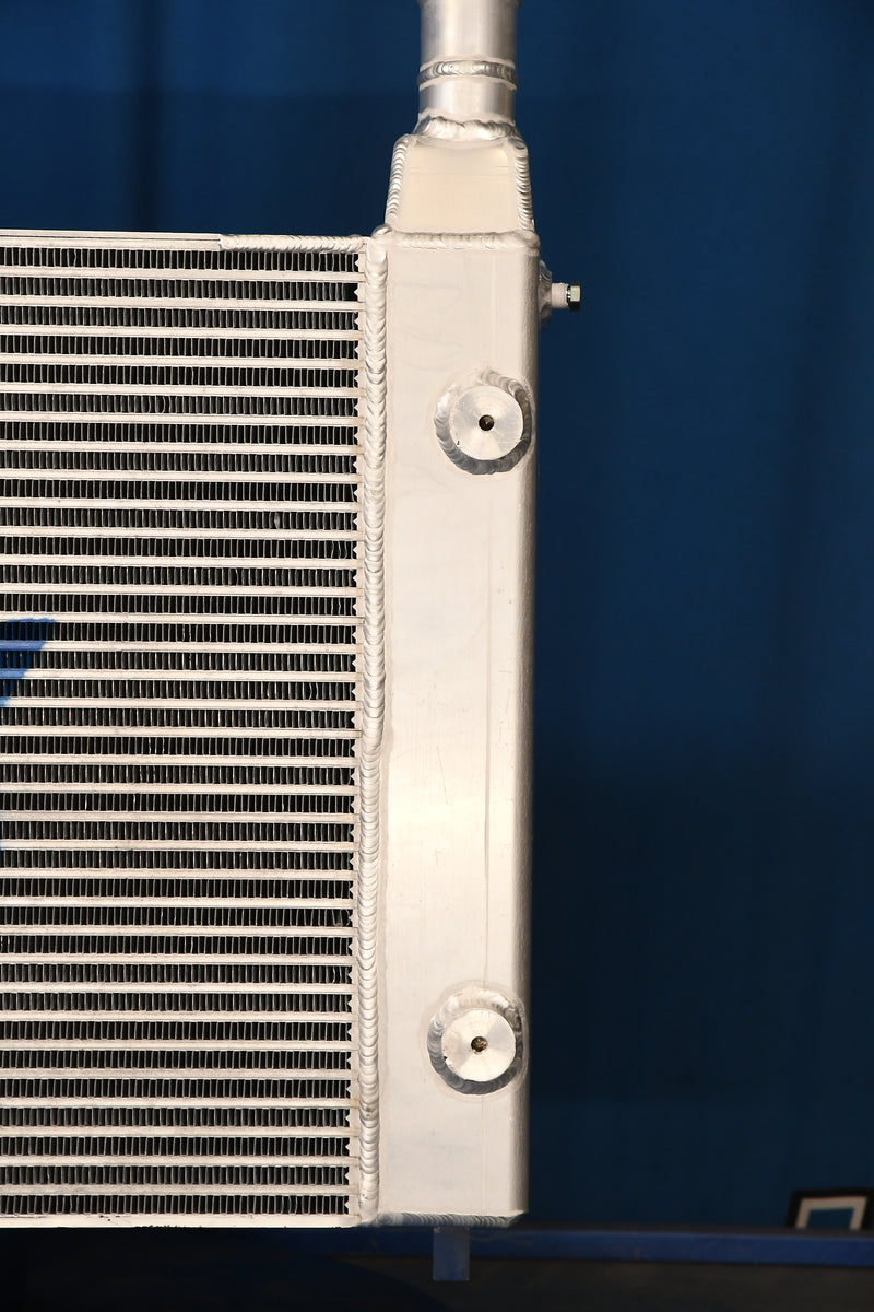 Load image into Gallery viewer, Massey Ferguson WR9770 Radiator # 960028
