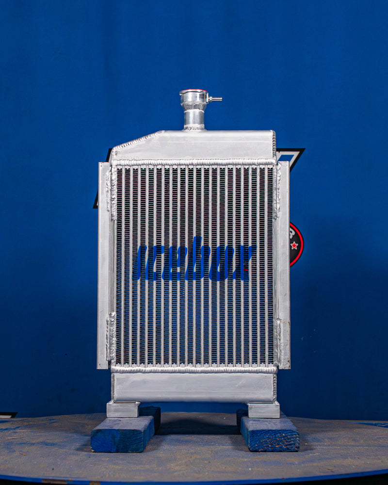 Load image into Gallery viewer, Massey Ferguson 1030 Radiator # 960034
