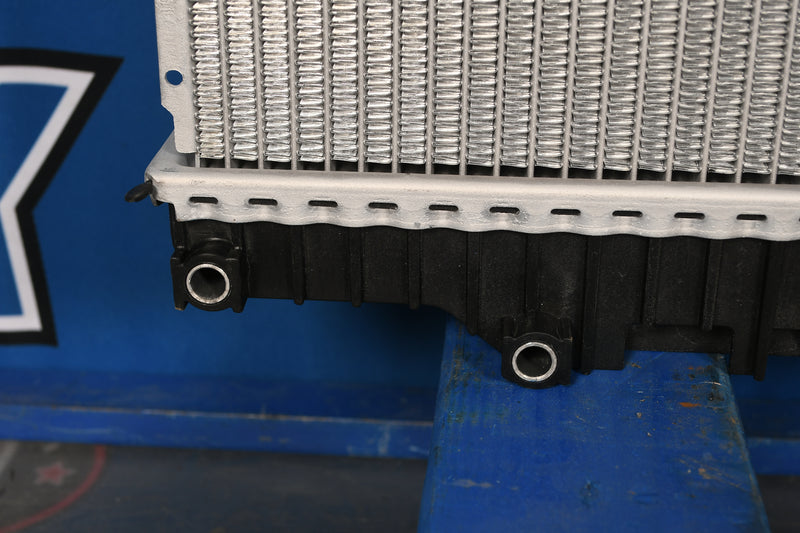 Load image into Gallery viewer, Kenworth T660 / W900 / W900B2 Radiator # 604062
