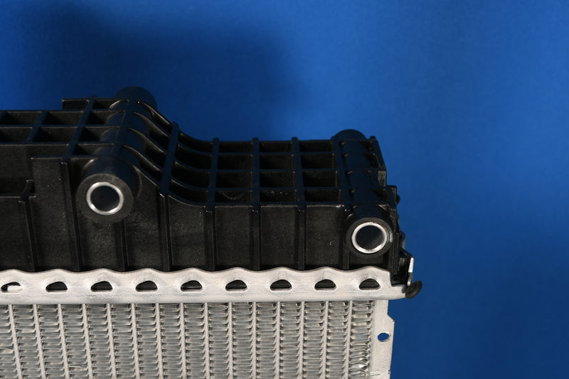 Load image into Gallery viewer, Kenworth T-800,386,587EXHD,T2000 Radiator # 604069
