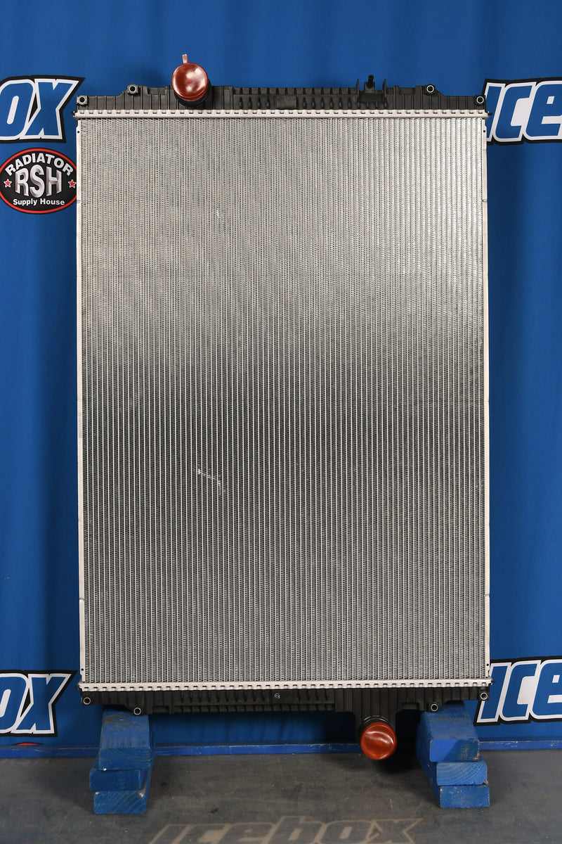 Load image into Gallery viewer, Kenworth T660 / W900 / W900B2 / T800H Radiator # 604075
