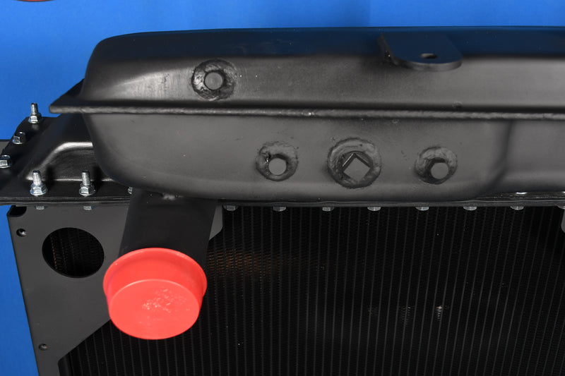 Load image into Gallery viewer, Kenworth W900 Radiator # 604700
