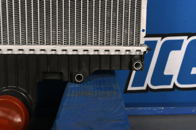 Load image into Gallery viewer, Kenworth T660 / W900 / W900B2 / T800H Radiator # 604075
